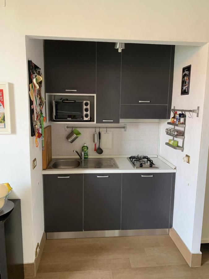 Appartamento Splendido Con Tutti Servizi In Zona Navigli Milão Exterior foto