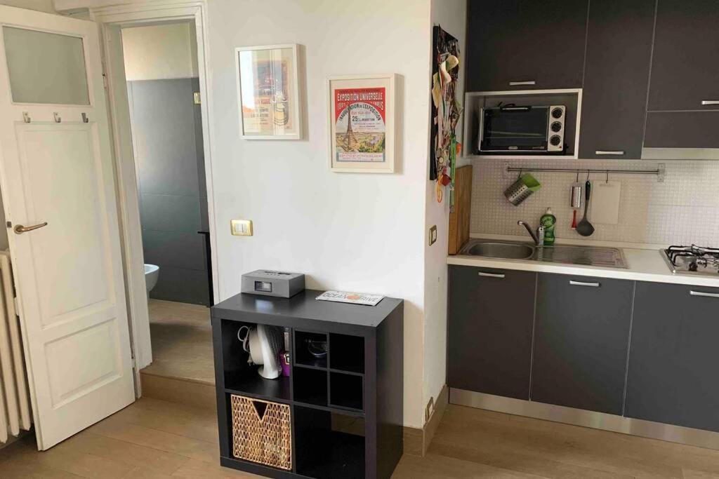 Appartamento Splendido Con Tutti Servizi In Zona Navigli Milão Exterior foto