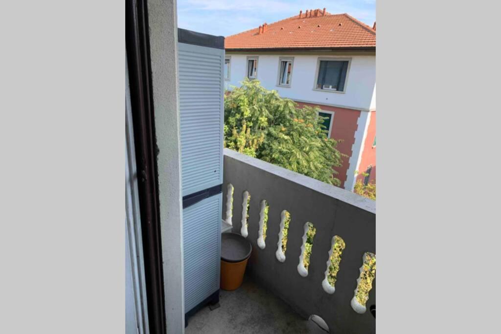 Appartamento Splendido Con Tutti Servizi In Zona Navigli Milão Exterior foto