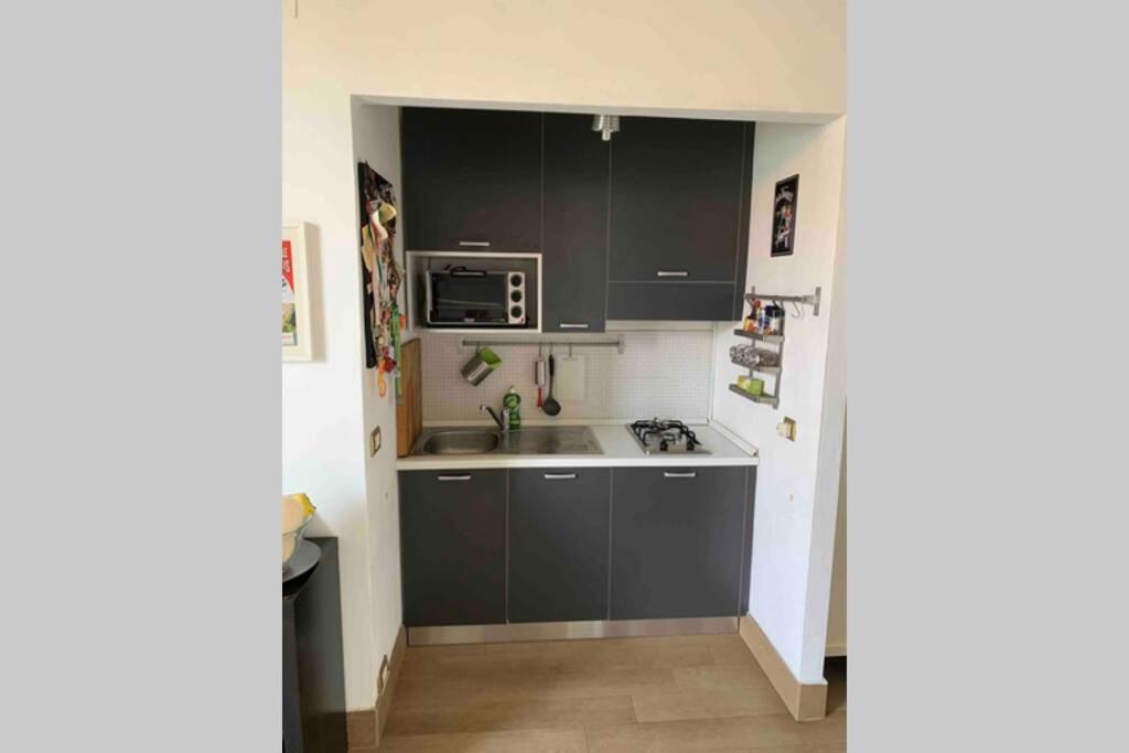 Appartamento Splendido Con Tutti Servizi In Zona Navigli Milão Exterior foto